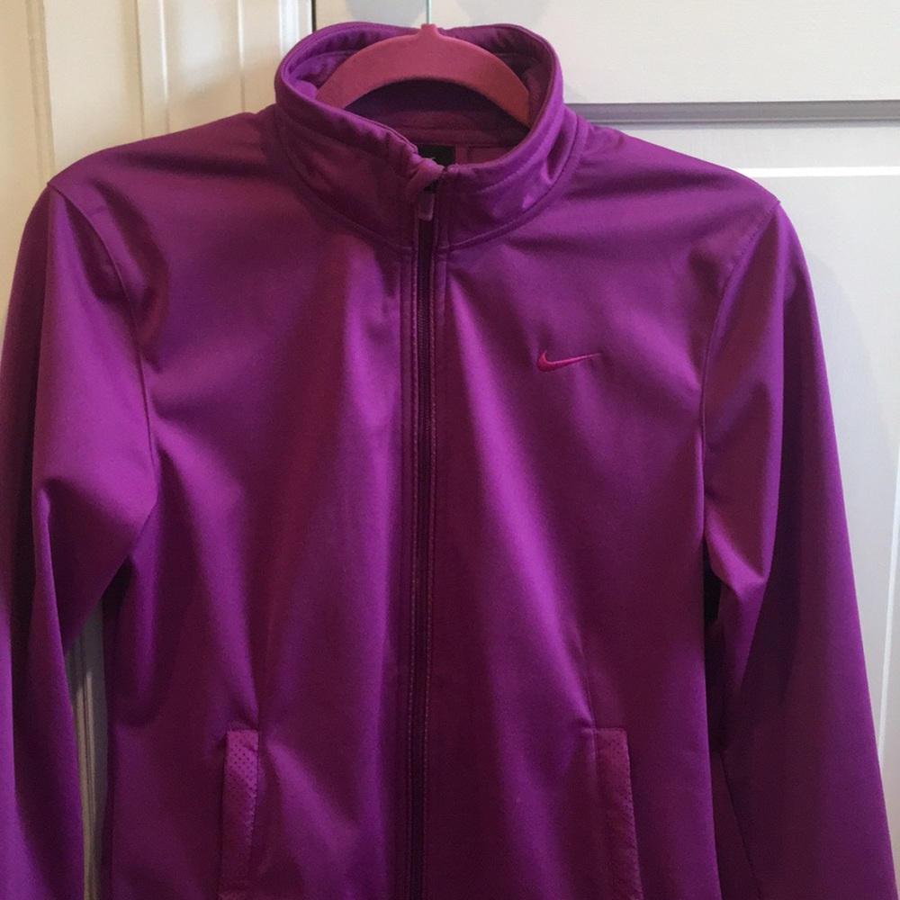 Nike size small zip up storm fit jacket